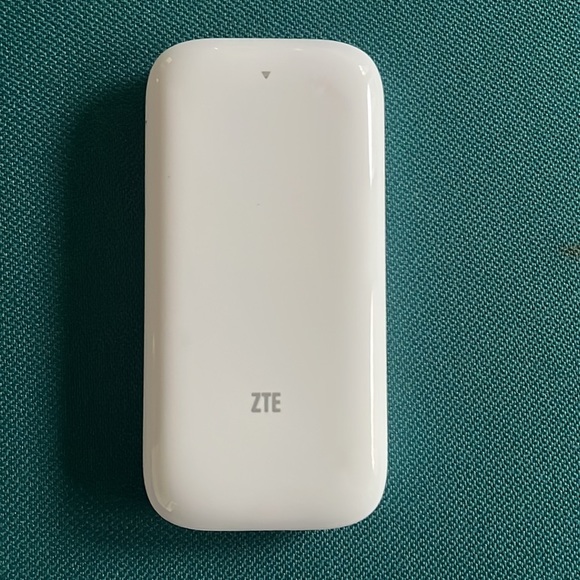 ZTE MF65 mobile hotspot Wi-Fi on the go - Picture 3 of 4